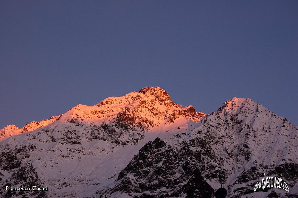 001 Un'alba rossa sul Redorta.jpg